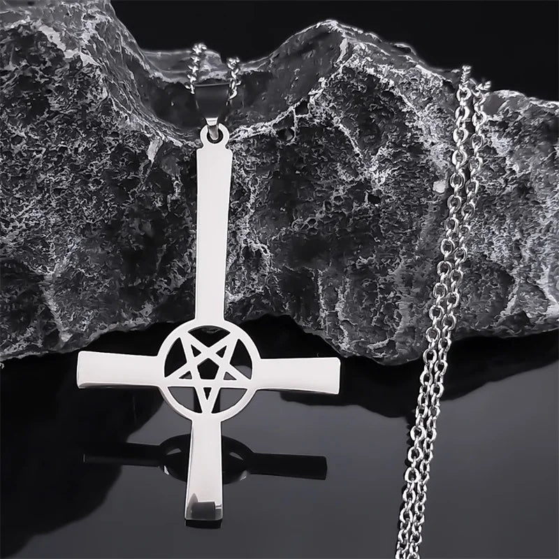 Collana con pentagramma occulto a croce invertita, croce capovolta, collane gotiche di Satana, gioielli di Satana, croce invertita N642S03