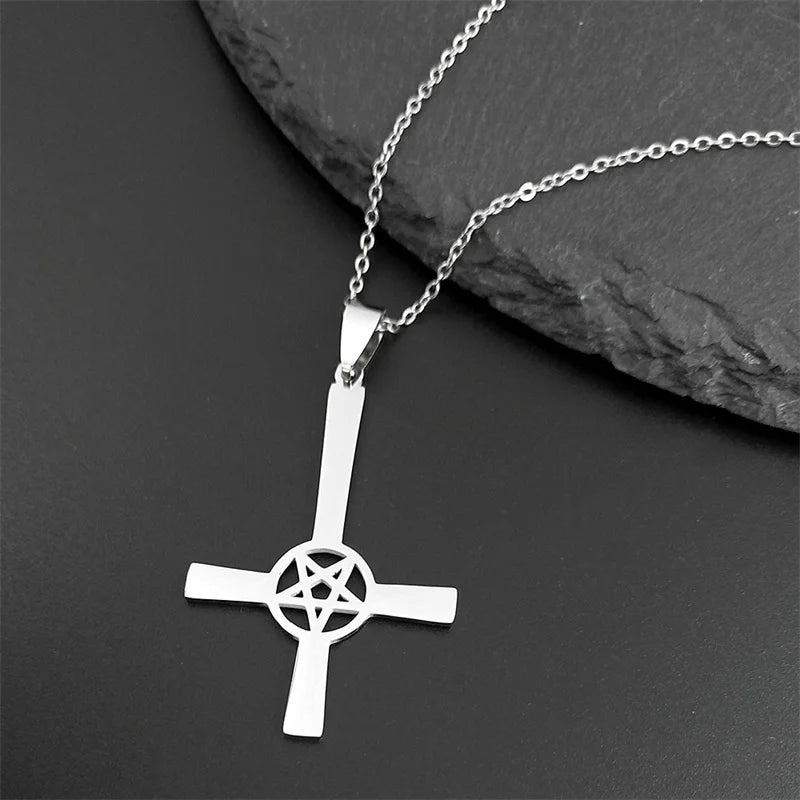 Collana con pentagramma occulto a croce invertita, croce capovolta, collane gotiche di Satana, gioielli di Satana, croce invertita N642S03