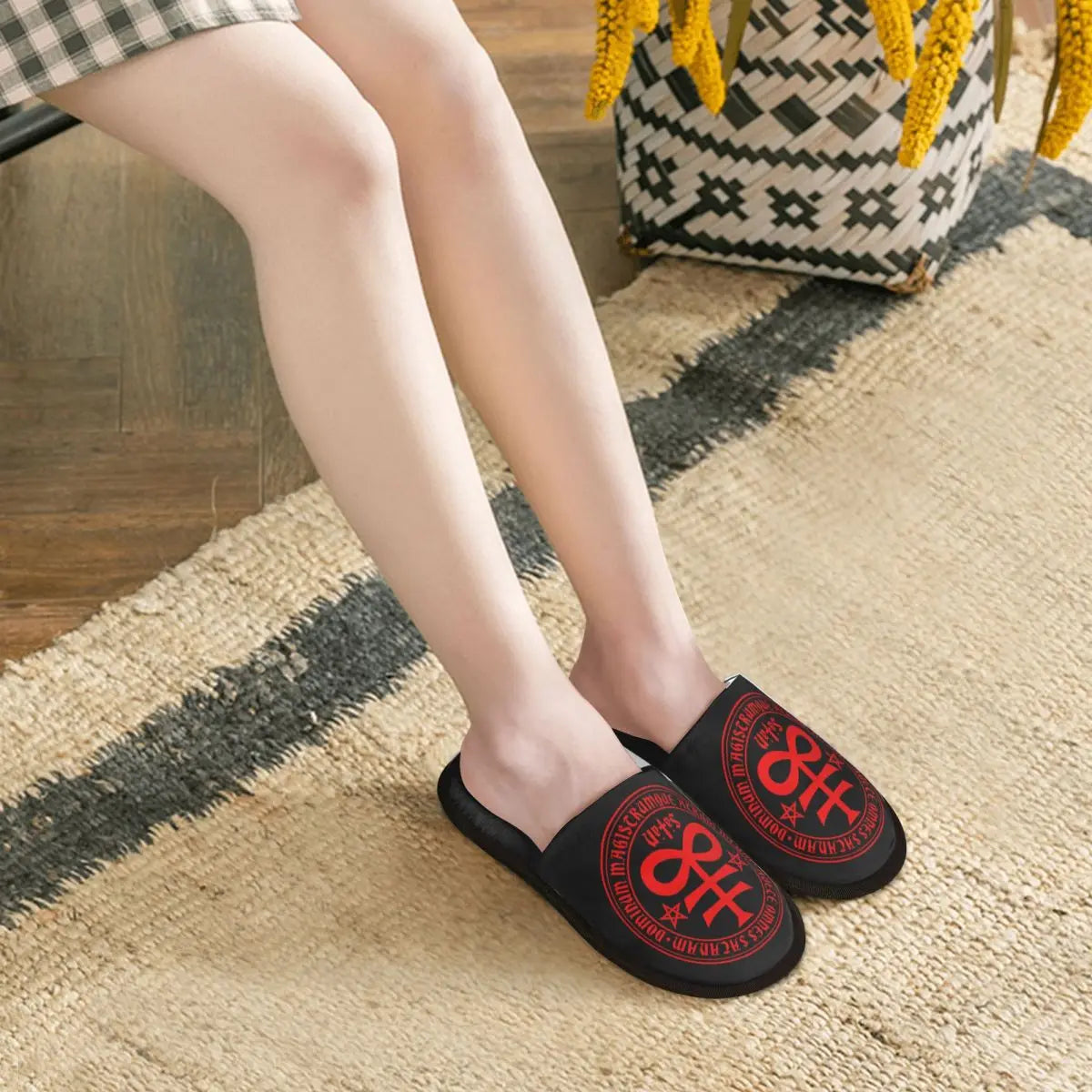 Benutzerdefinierte Hail Satan Satanic Cross Soft Memory Foam Hausschuhe Damen Teufel Okkultismus Gemütlich Warm Anti-Rutsch Sohle Slipper